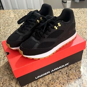 Under Armour Women’s W Jogger Black and Gold